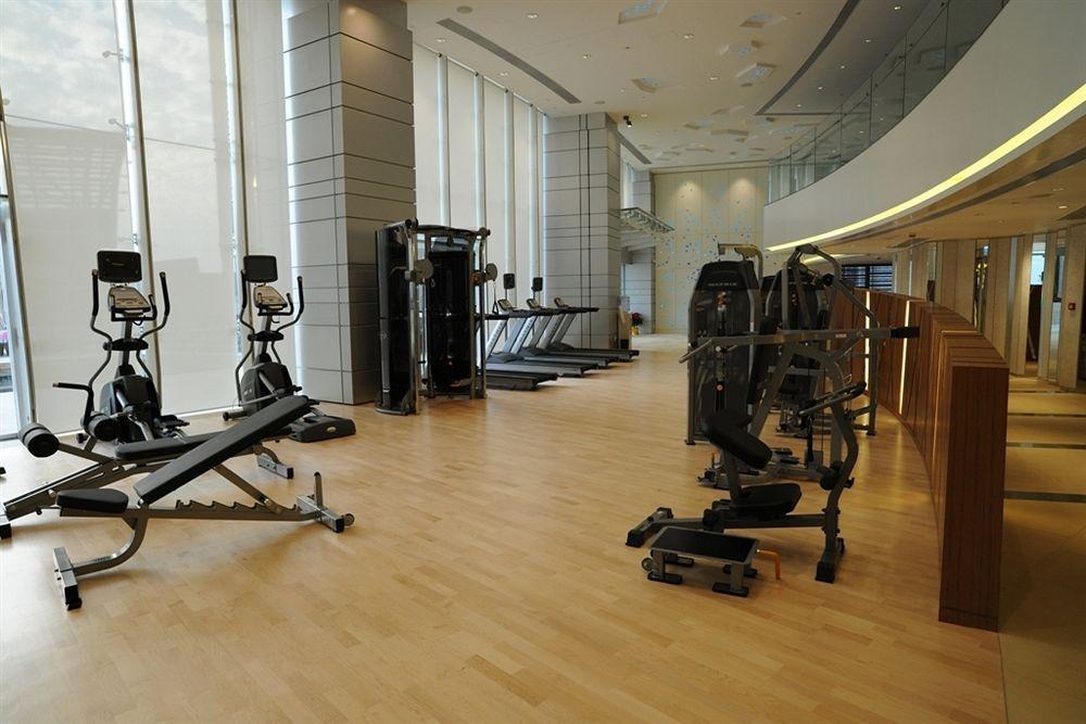 Nina Hotel Tsuen Wan West Hong Kong Exterior photo The gym at the Ritz-Carlton, Dubai