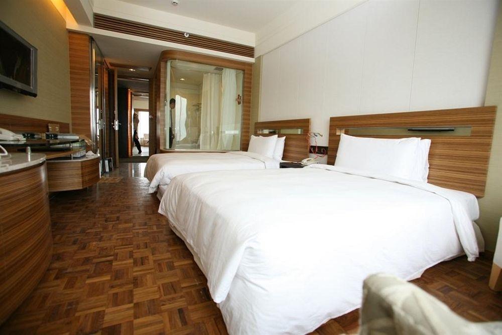 Nina Hotel Tsuen Wan West Hong Kong Room photo Deluxe Room