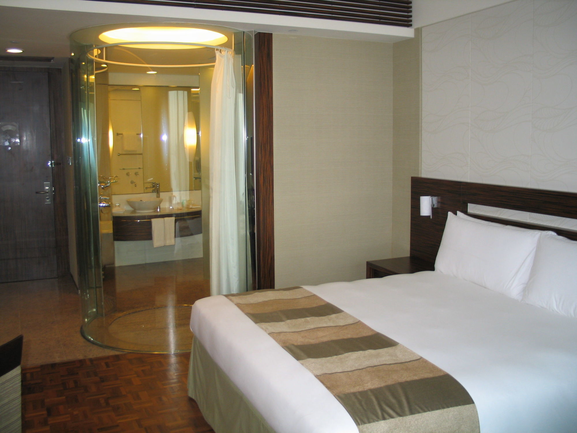 Nina Hotel Tsuen Wan West Hong Kong Exterior photo A room at the hotel
