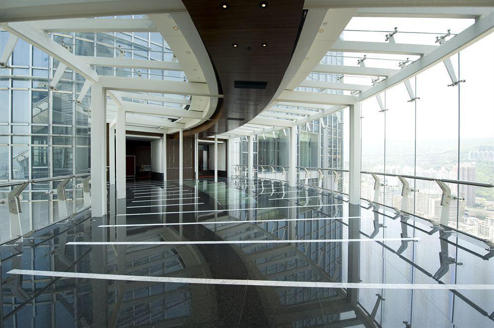 Nina Hotel Tsuen Wan West Hong Kong Exterior photo The Skywalk
